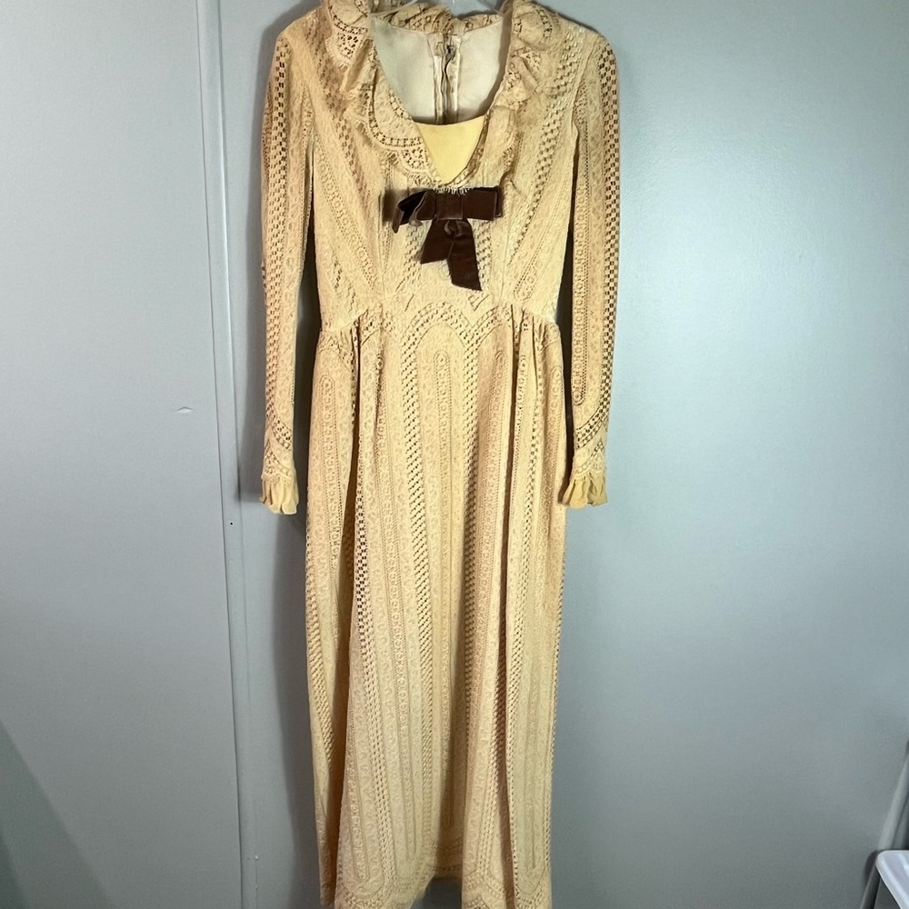 Vintage Wedding/Holiday Union Made Cream Lace Dress Long Sleeve Size 8